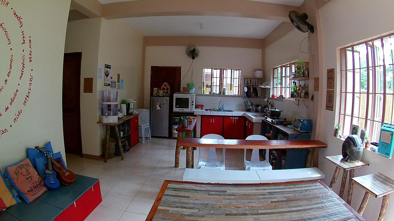 Treffpunkt 5300 Hostel Puerto Princesa Eksteriør bilde